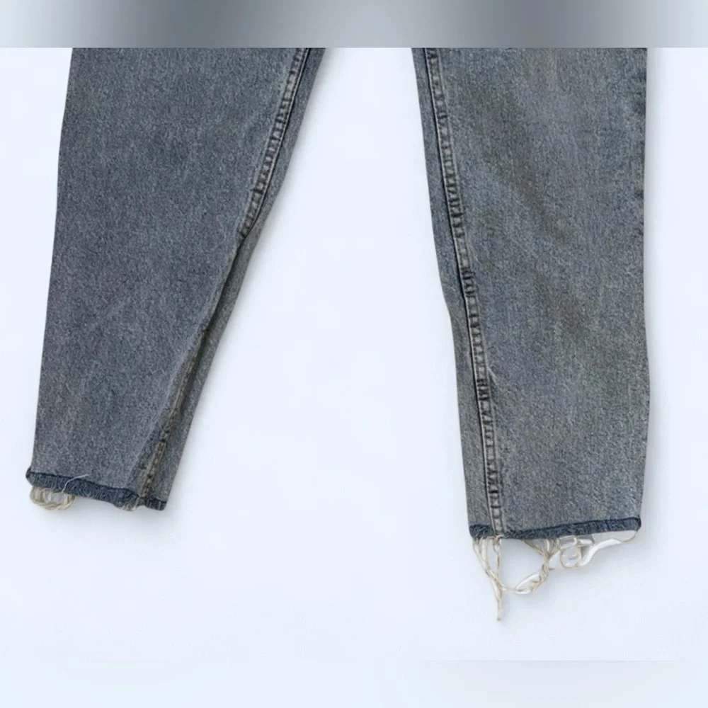 H&M Ultra High Rise Straight Leg Jeans Size 6 Blue - Picture 4 of 8